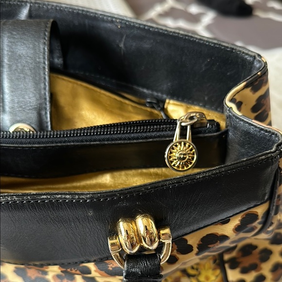 Versace Baroque Sunburst Black and Gold Tote Bag - Picture 15 of 17